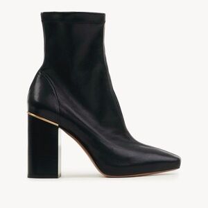 CHLOE AMBRE ANKLE BOOT NIB
Retail $1290 usd